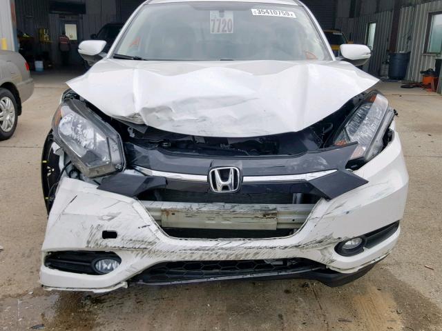 3CZRU5H5XHM714584 - 2017 HONDA HR-V EX WHITE photo 9