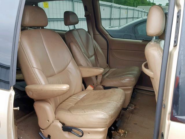 1C4GP44G7YB799493 - 2000 CHRYSLER TOWN & COU BEIGE photo 6