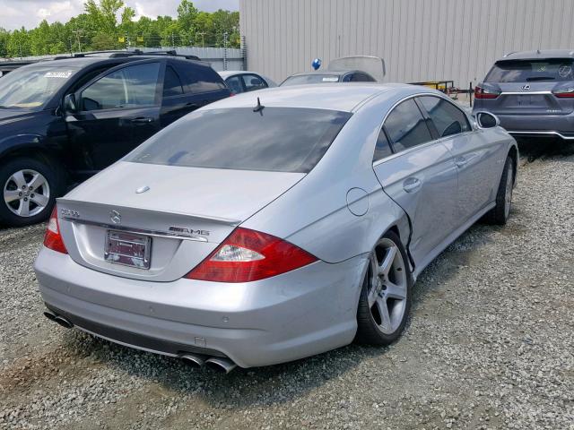 WDDDJ76X86A038242 - 2006 MERCEDES-BENZ CLS 55 AMG SILVER photo 4