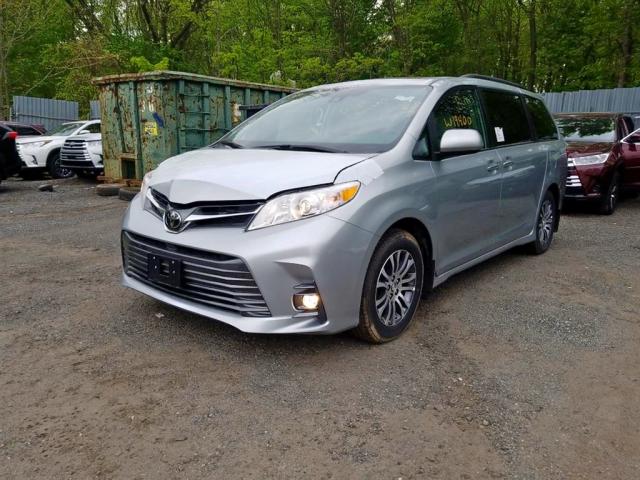 5TDYZ3DC0KS985379 - 2019 TOYOTA SIENNA LIM SILVER photo 2