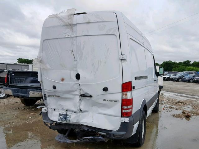 WD3PE7DC3E5826682 - 2014 MERCEDES-BENZ SPRINTER 2 WHITE photo 4