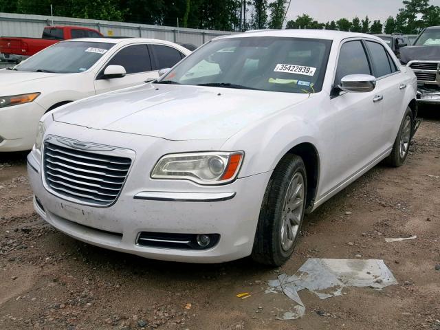 2C3CA5CG0BH519147 - 2011 CHRYSLER 300 LIMITE WHITE photo 2