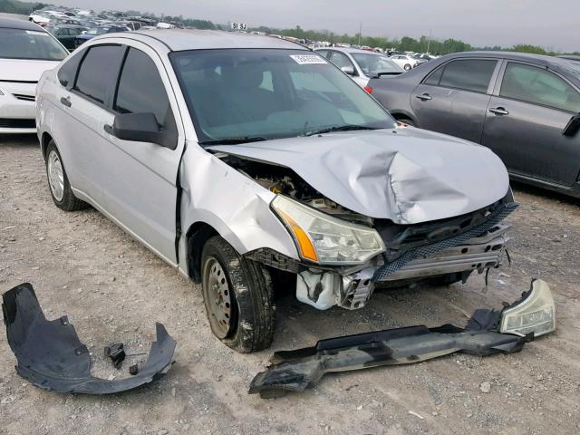 1FAHP34N68W264859 - 2008 FORD FOCUS S/SE SILVER photo 1