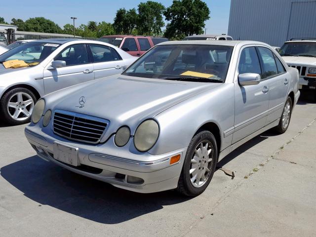 WDBJF65J61B372244 - 2001 MERCEDES-BENZ E 320 SILVER photo 2