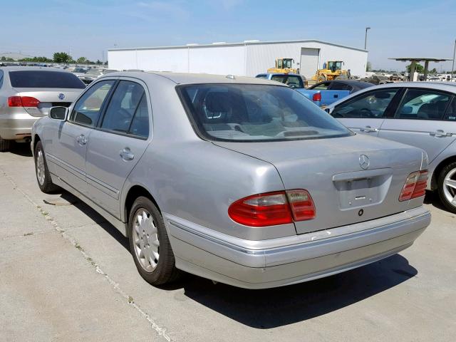 WDBJF65J61B372244 - 2001 MERCEDES-BENZ E 320 SILVER photo 3