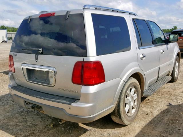 5LMFU27R44LJ22534 - 2004 LINCOLN NAVIGATOR SILVER photo 4