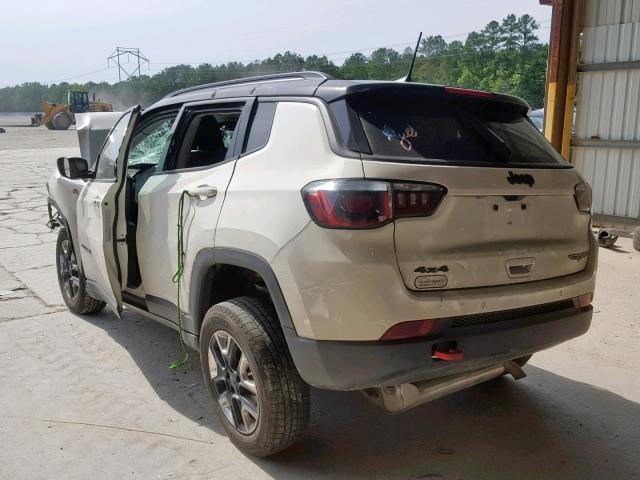 3C4NJDDB8JT239001 - 2018 JEEP COMPASS TR WHITE photo 3