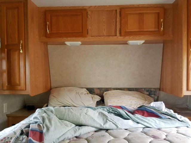 4YDF2852417302622 - 2001 KEYSTONE HORNET WHITE photo 8