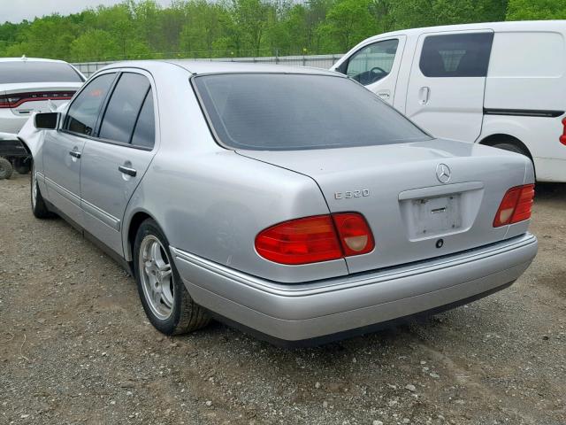 WDBJF65H5XA933528 - 1999 MERCEDES-BENZ E 320 SILVER photo 3