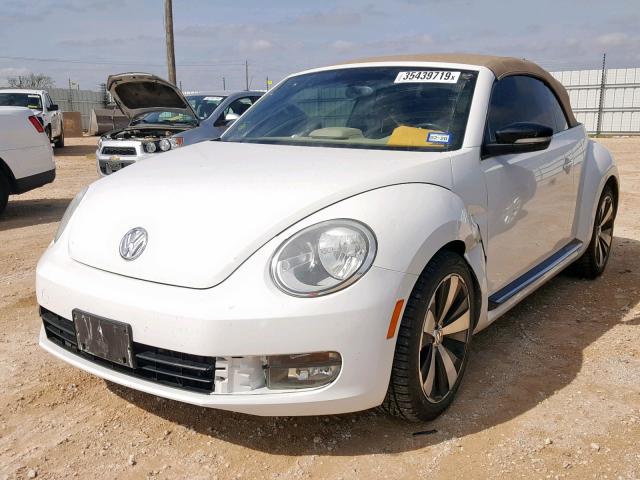 3VW767AT8DM810815 - 2013 VOLKSWAGEN BEETLE TUR WHITE photo 2