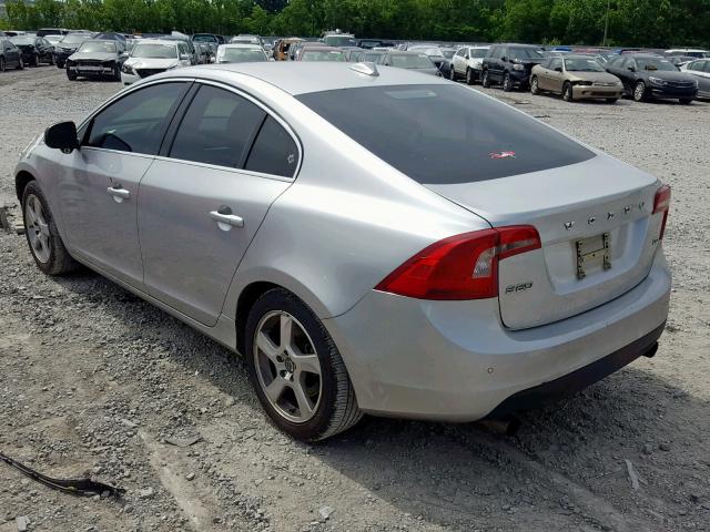 YV1622FS9C2101047 - 2012 VOLVO S60 T5 SILVER photo 3