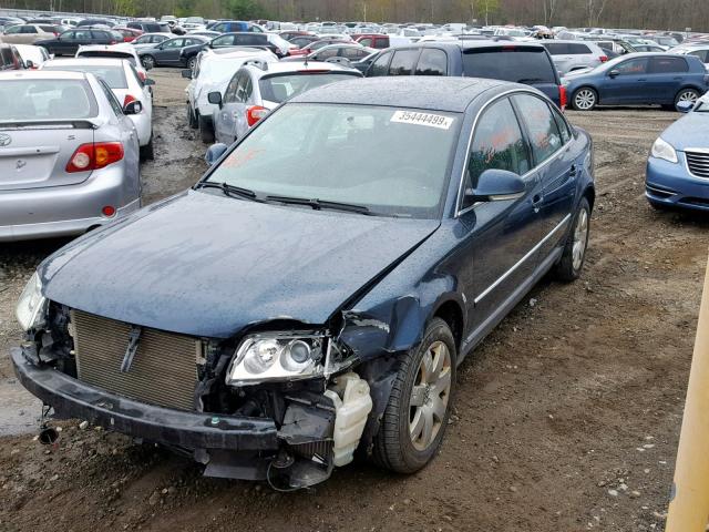 WVWBD63BX5P043014 - 2005 VOLKSWAGEN PASSAT GLS BLUE photo 2