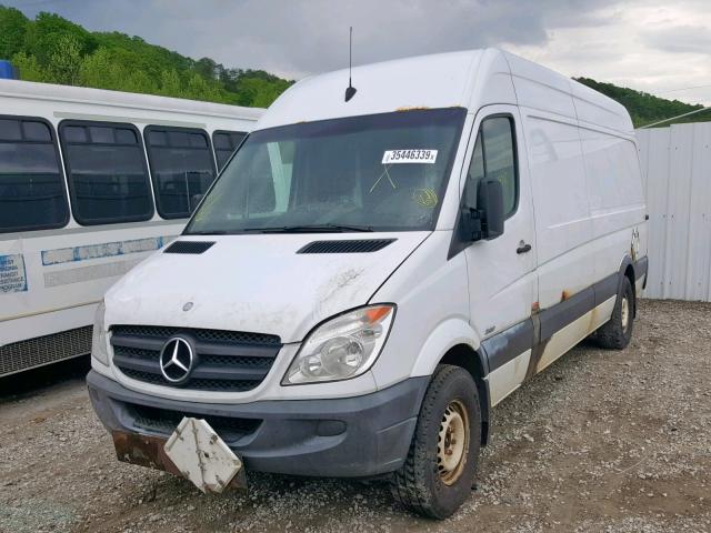 WD3PE8CB4B5609846 - 2011 MERCEDES-BENZ SPRINTER 2 WHITE photo 2