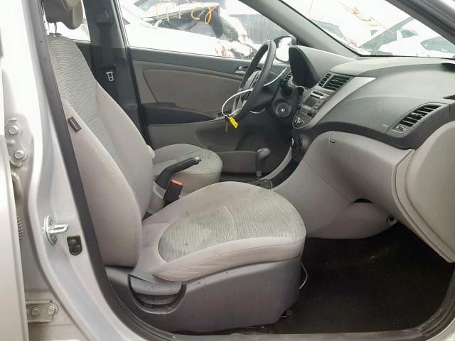 KMHCT4AE7GU046168 - 2016 HYUNDAI ACCENT SE SILVER photo 5