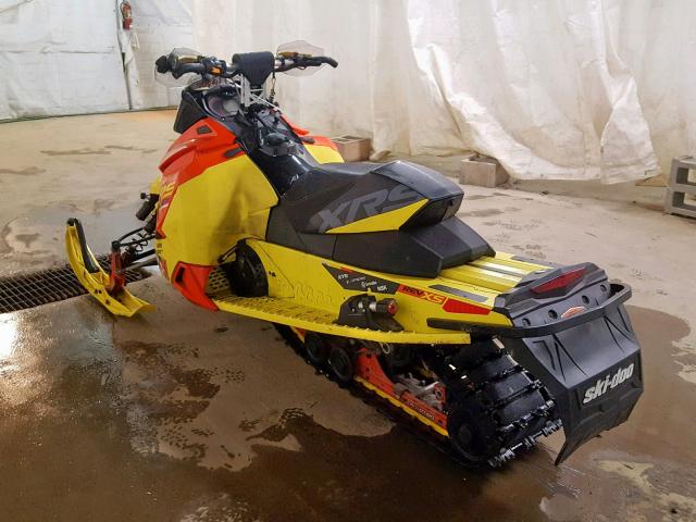 2BPSMXFD9FV000116 - 2015 SKI DOO XRS 800R YELLOW photo 3