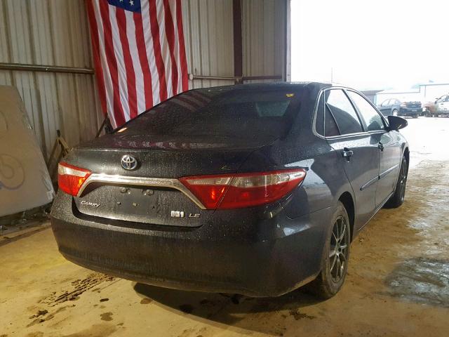 4T1BD1FK8FU150883 - 2015 TOYOTA CAMRY HYBR GRAY photo 4