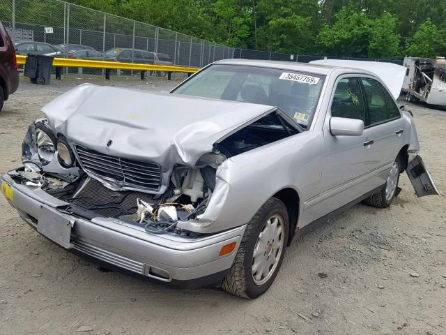 WDBJF65H4XA924626 - 1999 MERCEDES-BENZ E 320 SILVER photo 2