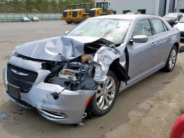 2C3CCARG1FH736674 - 2015 CHRYSLER 300 LIMITE SILVER photo 2