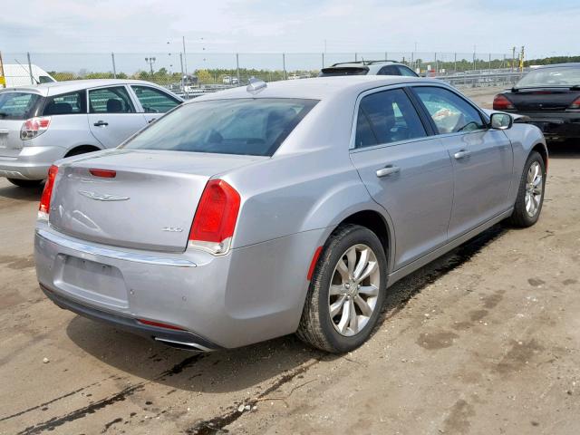 2C3CCARG1FH736674 - 2015 CHRYSLER 300 LIMITE SILVER photo 4