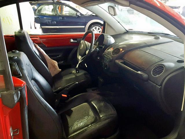 3VWPF31YX8M406909 - 2008 VOLKSWAGEN NEW BEETLE Rot Foto 5