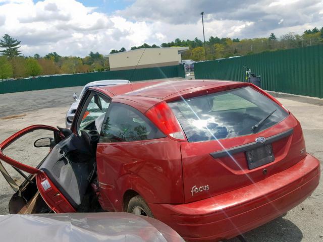 3FAHP31313R104001 - 2003 FORD FOCUS ZX3 RED photo 3