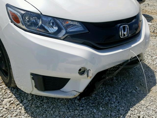 3HGGK5H59FM753314 - 2015 HONDA FIT LX WHITE photo 9