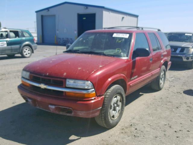 1GNDT13W72K202699 - 2002 CHEVROLET BLAZER RED photo 2