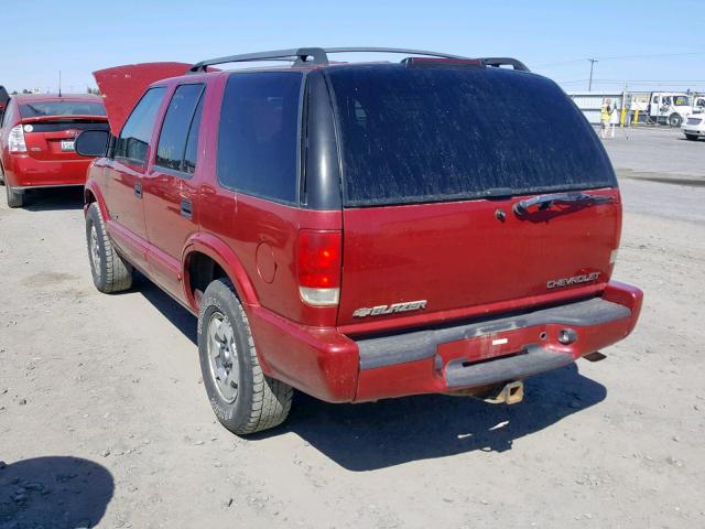 1GNDT13W72K202699 - 2002 CHEVROLET BLAZER RED photo 3