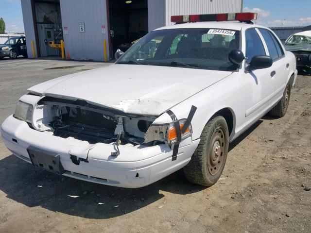 2FAFP71W36X135670 - 2006 FORD CROWN VICT WHITE photo 2