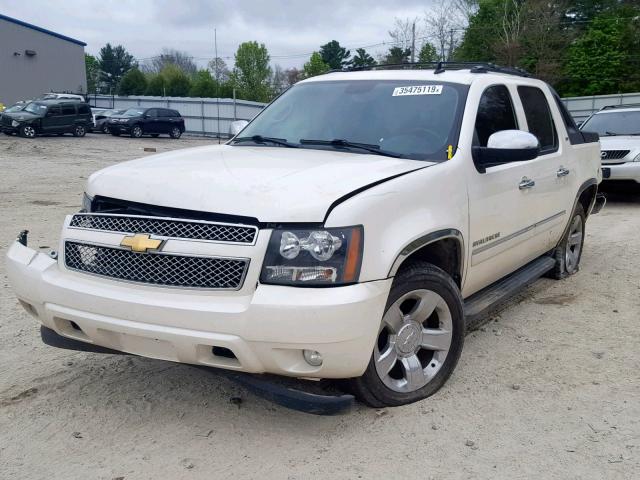 3GNVKGE03AG246028 - 2010 CHEVROLET AVALANCHE WHITE photo 2