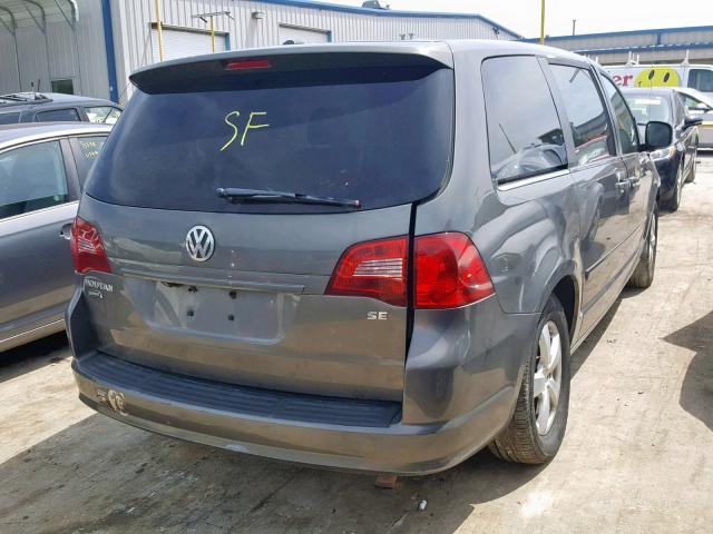 2V4RW3D11AR333458 - 2010 VOLKSWAGEN ROUTAN SE GRAY photo 4