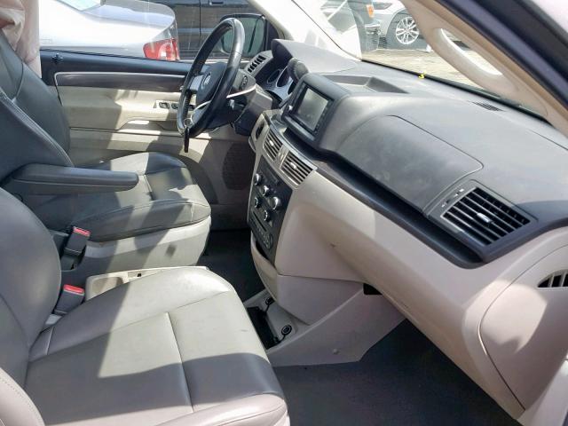 2V4RW3D11AR333458 - 2010 VOLKSWAGEN ROUTAN SE GRAY photo 5