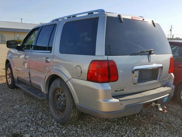 5LMFU28R34LJ16352 - 2004 LINCOLN NAVIGATOR 银色 照片 3