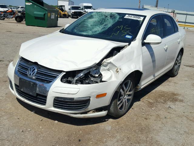 3VWDT71K36M788485 - 2006 VOLKSWAGEN JETTA TDI WHITE photo 2