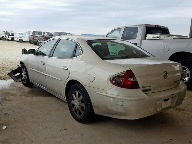 2G4WD582X61216285 - 2006 BUICK LACROSSE C WHITE photo 3