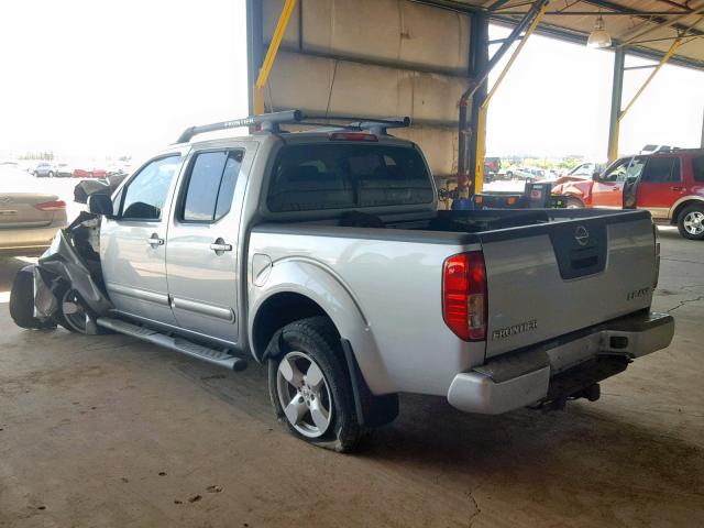 1N6AD07W16C460033 - 2006 NISSAN FRONTIER C SILVER photo 3