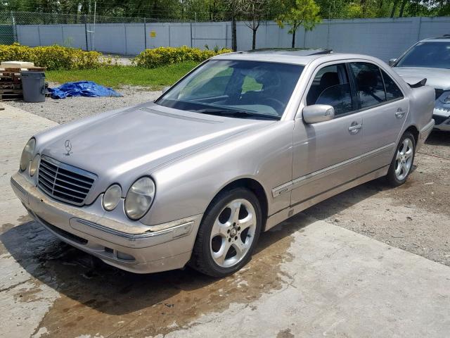 WDBJF65J12B491787 - 2002 MERCEDES-BENZ E 320 SILVER photo 2