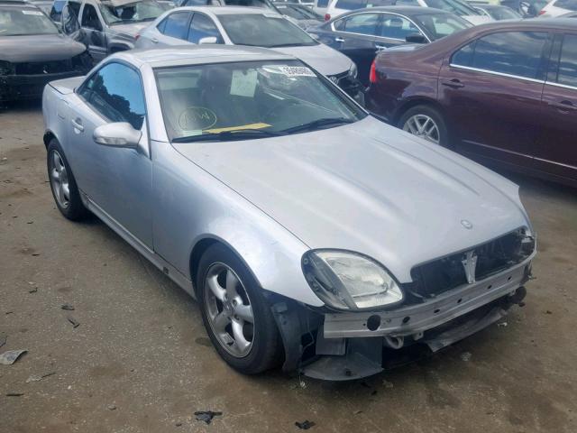 WDBKK65F11F213278 - 2001 MERCEDES-BENZ SLK 320 SILVER photo 1