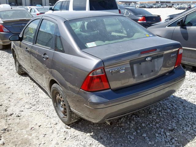 1FAFP34N45W187749 - 2005 FORD FOCUS ZX4  photo 3