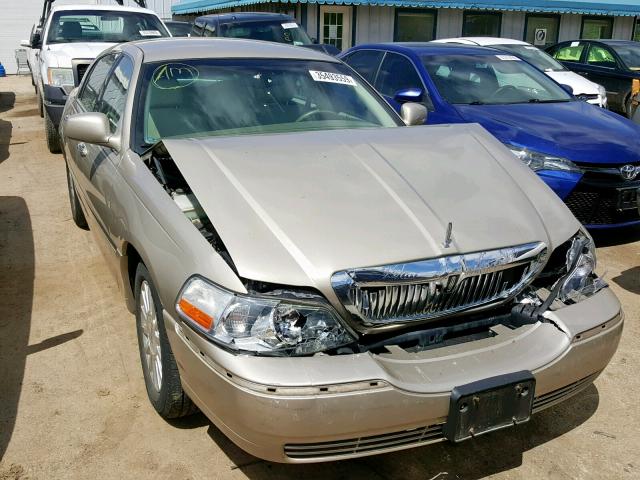 1LNHM81W44Y678522 - 2004 LINCOLN TOWN CAR E BEIGE photo 1