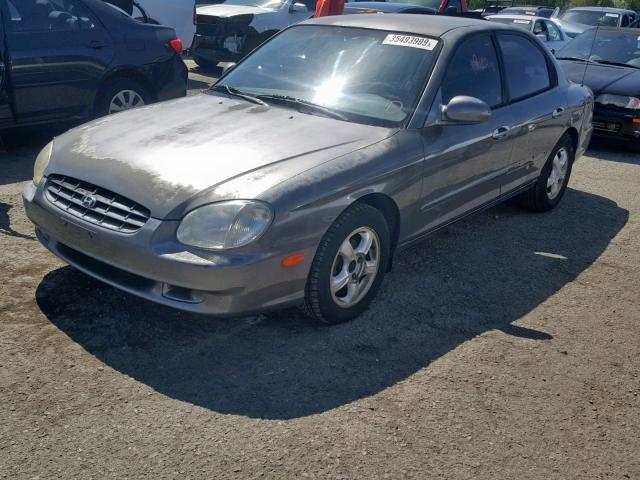 KMHWF25S51A401940 - 2001 HYUNDAI SONATA GL GRAY photo 2