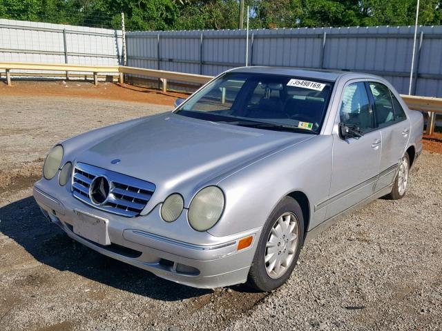 WDBJF65J9YB024612 - 2000 MERCEDES-BENZ E 320 SILVER photo 2