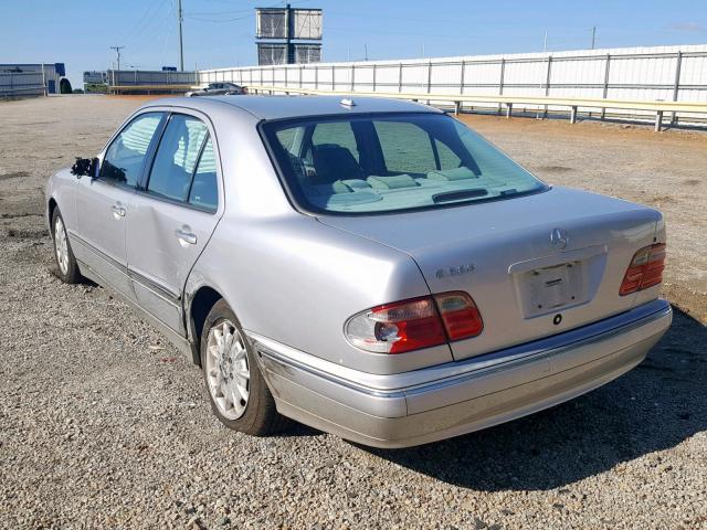 WDBJF65J9YB024612 - 2000 MERCEDES-BENZ E 320 SILVER photo 3