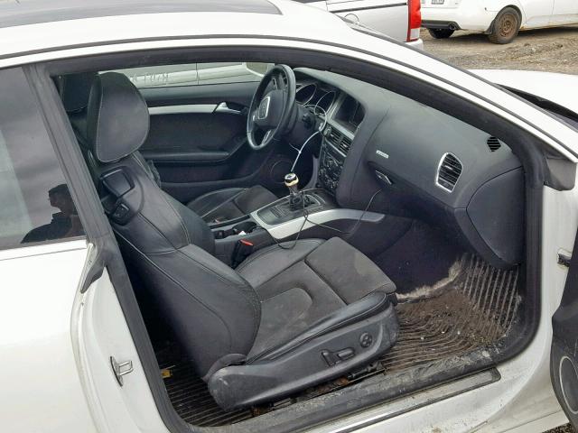 WAUDK68T29A043532 - 2009 AUDI A5 QUATTRO WHITE photo 5