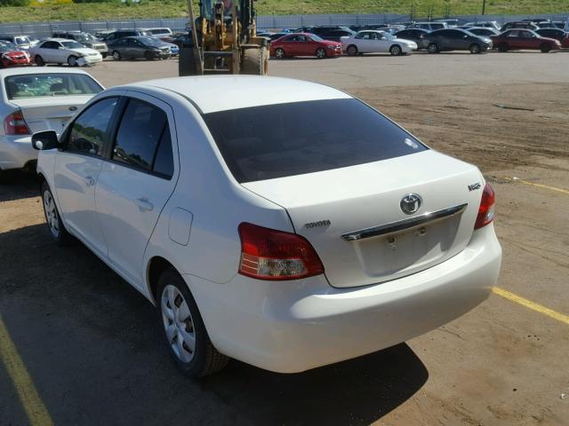 JTDBT923984025950 - 2008 TOYOTA YARIS WHITE photo 3