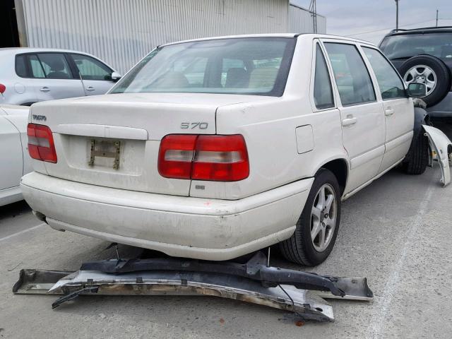 YV1LS61JXY2651941 - 2000 VOLVO S70 BASE WHITE photo 4