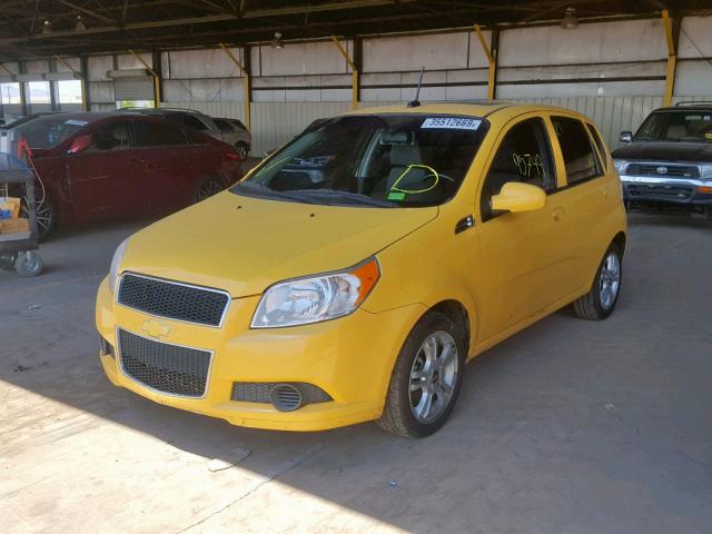 KL1TD66E59B680736 - 2009 CHEVROLET AVEO LS YELLOW photo 2