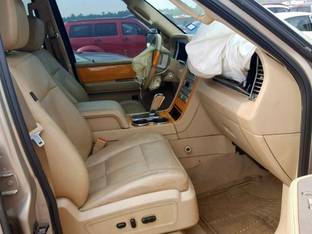 5LMFU27588LJ10146 - 2008 LINCOLN NAVIGATOR 金色 照片 5