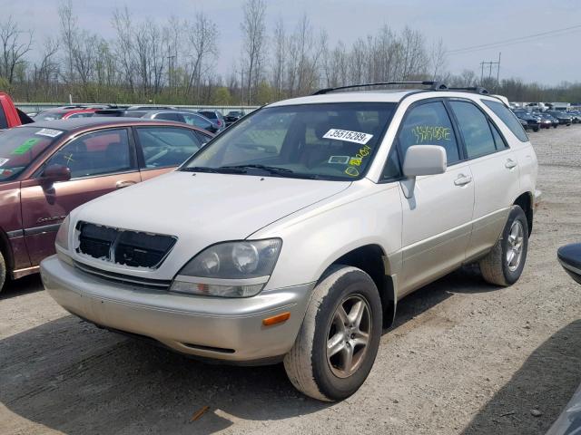 JT6HF10U5Y0100138 - 2000 LEXUS RX 300 WHITE photo 2