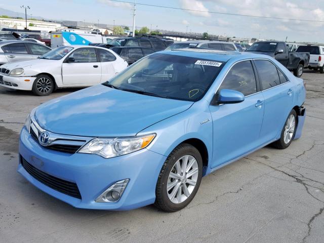 4T1BD1FK1EU105749 - 2014 TOYOTA CAMRY HYBR BLUE photo 2